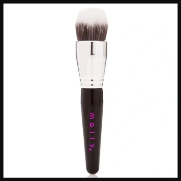 Mally Beauty Foundation 6" Makeup Brush NIB - Picture 1 of 3